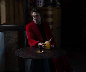 Jordi Molla in red blazer